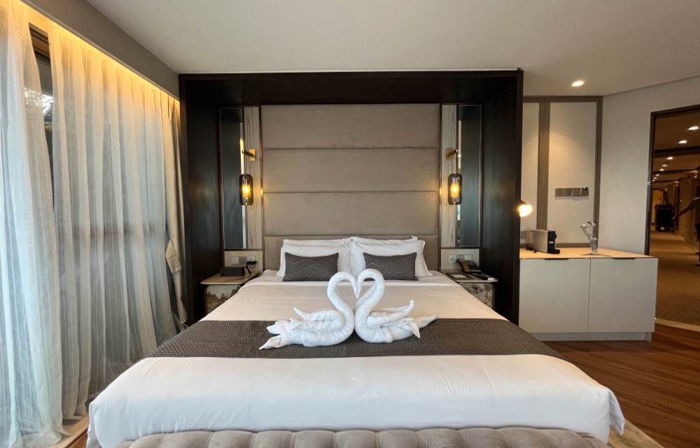 Panoramic Suite Room