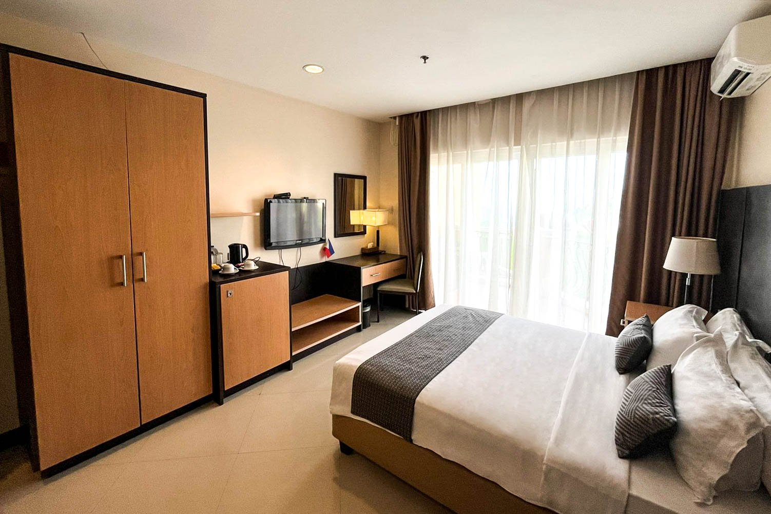 The Lake Hotel Tagaytay